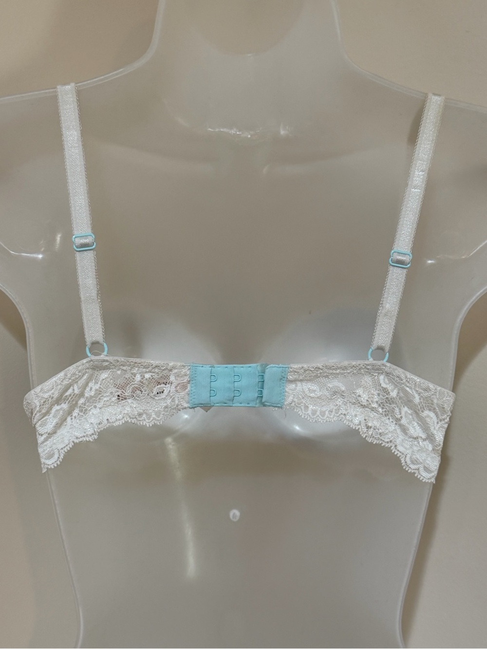 NEW VICTORIA SECRET DREAM ANGELS LINED DEMI BRA SIZE 34B IN WHITE AND BLUE - Picture 11 of 14
